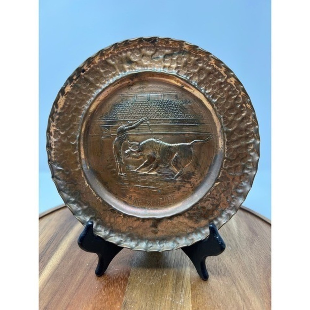 Vintage Mexican Bullfighter Copper Plate Wall Decor Art‎ 7 Inch Round